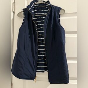 Reversible light weight vest